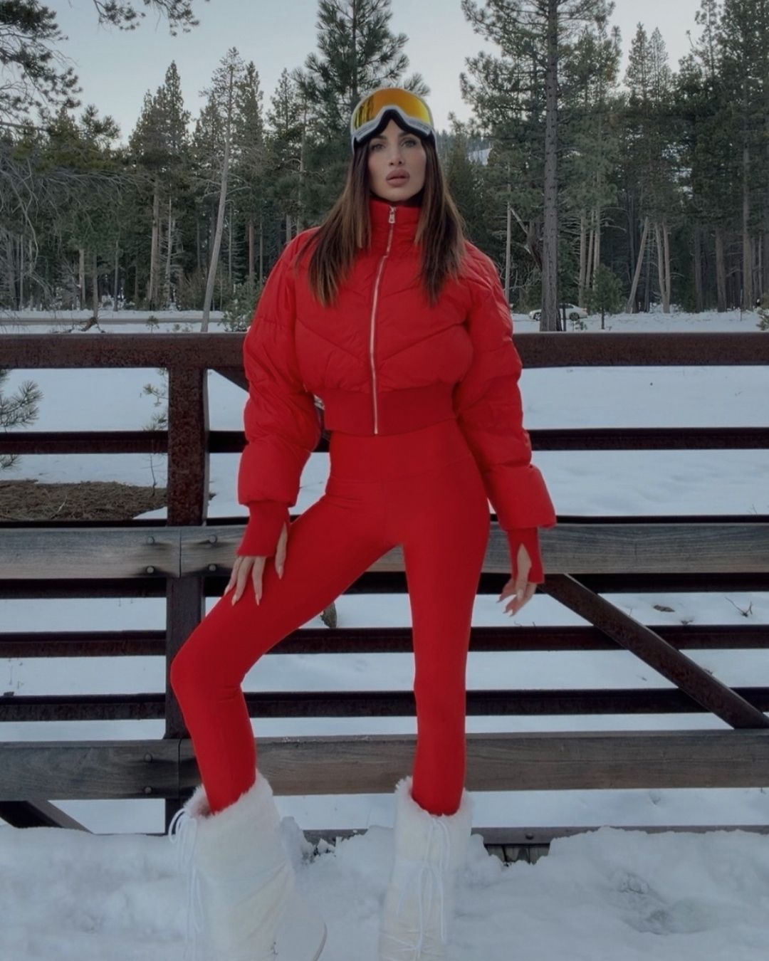 alo-outfit-snow boarding
